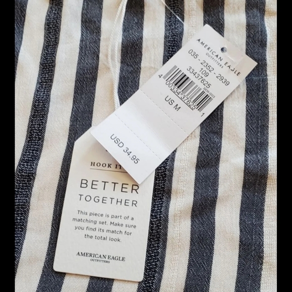 NEW! Cropped Blouse - Picture 2 of 4